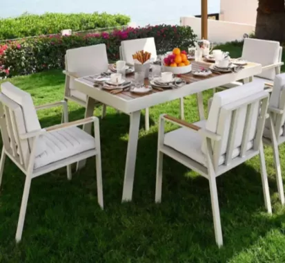 Fauteuil Repas NOFI – Chaise Extérieure Aluminium & Accoudoirs en Teck | Azur Lounge Côte d’Azur