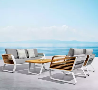 Table Basse de Jardin WING - Pininfarina | Élégance, Design et Durabilité en Teck & Aluminium – Disponible aux Antilles