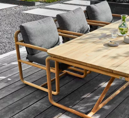 Ensemble Table Familiale DOLCE : Élégance et Confort pour Vos Repas en Martinique