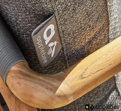 Fauteuil Repas DOLCE Gris en Teck Massif – Apple Bee | Mobilier Extérieur Haut de Gamme Côte d’Azur