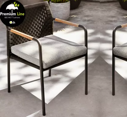 Table à Manger ELLE Aluminium Noir & Teck – Apple Bee | Mobilier Extérieur Haut de Gamme Côte d’Azur & Monaco
