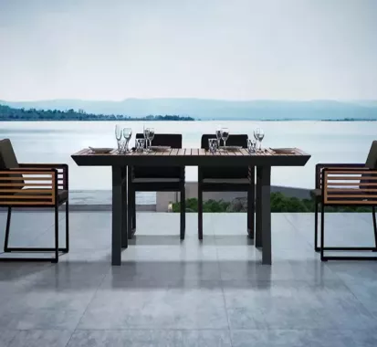 Ensemble Table à manger et 6 chaises aluminium noir teck NEW YORK – Design Outdoor Élégant