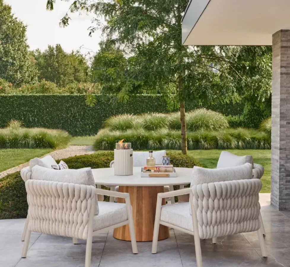 Fauteuil Repas SATO Luxe – SUNS Outdoor Furniture | Mobilier Extérieur Haut de Gamme Provence-Alpes-Côte d’Azur & Monaco